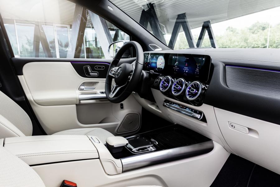 Интерьер Mercedes-Benz B200 Progressive (W247) 2019 года  (WW) (фото 26 из 56)